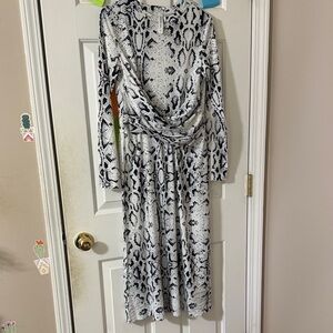 Women’s  Snakeskin Dress size xl fits more like a medium.